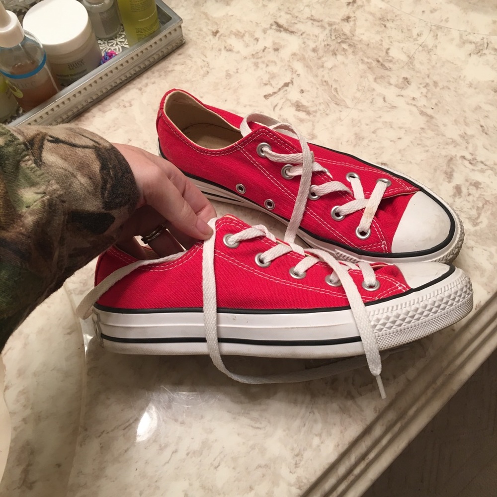 Converse - Picture 2 of 2
